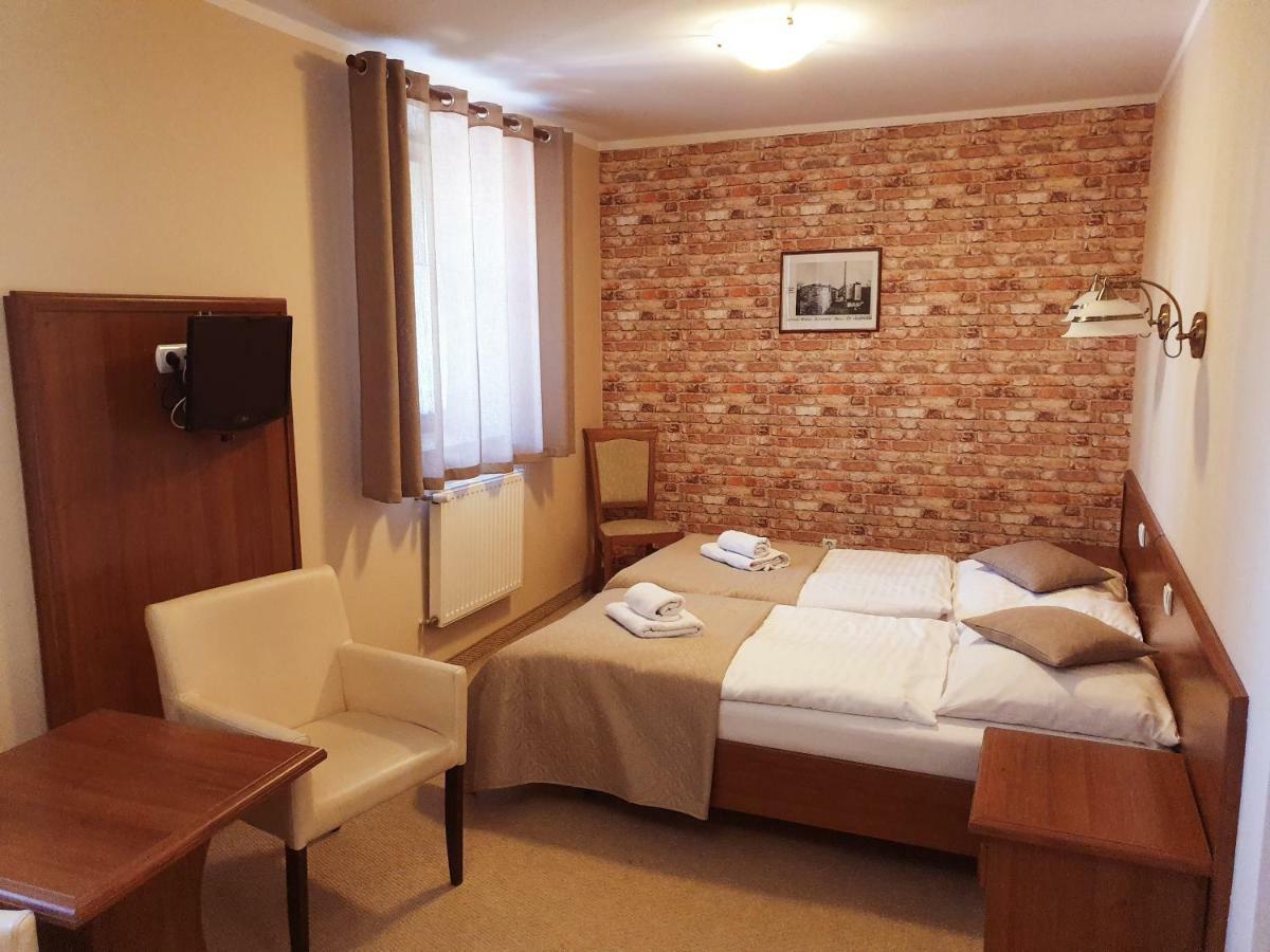 Hotel Zamkowy Mlyn Krapkowice Exterior photo